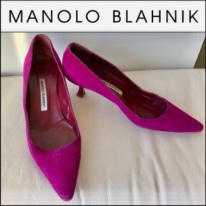 SALE! 💕 Manolo Blahnik Suede "BB" KittenHeel Pump